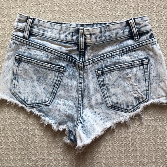 Shorts - Picture 3 of 5